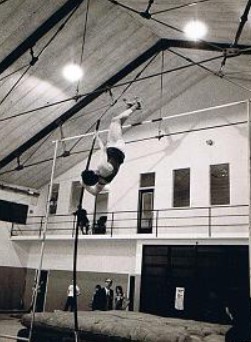 1973  Modena: Salto con l'asta indoor m 4,50